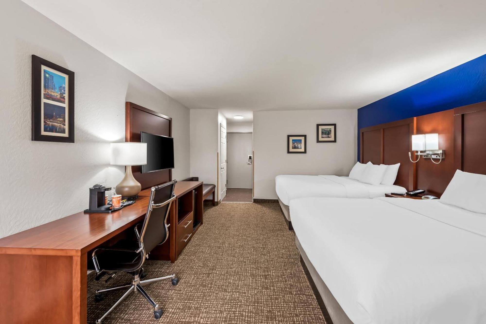 Comfort Inn & Suites Fairborn Near Wright Patterson Afb Esterno foto